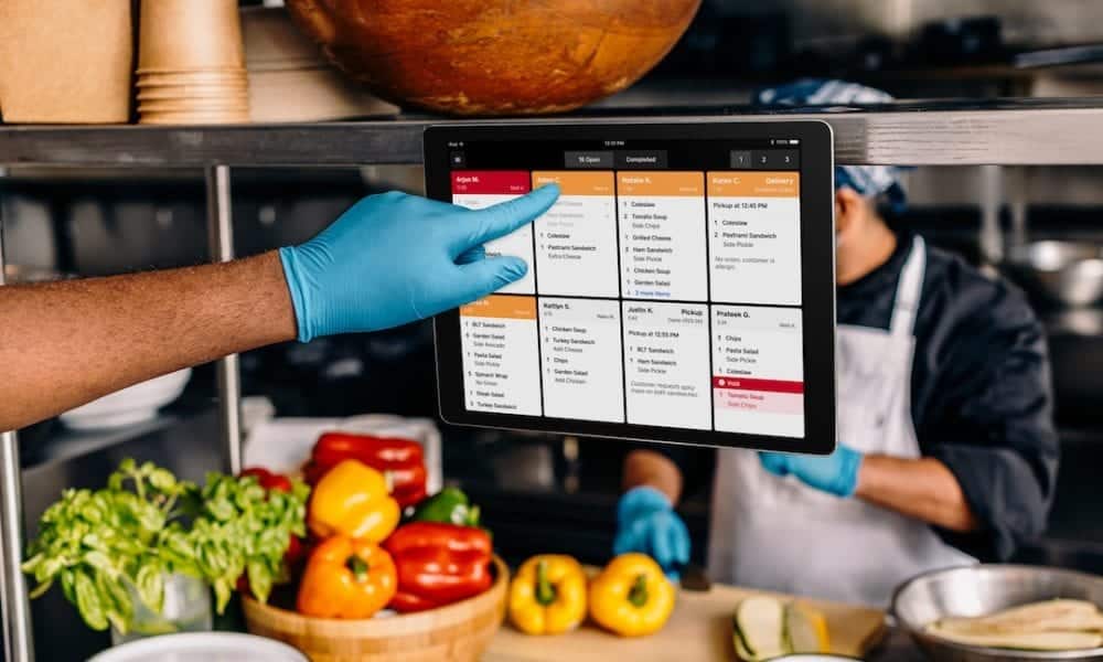 Enhancing Kitchen Efficiency with Smart Kitchen Technologies